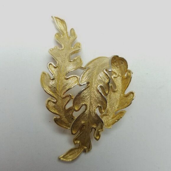 Vintage Lisner Gold Tone Leaf Shape Brooch, Abstract Unisex Design Signed Estate - Picture 2 of 7